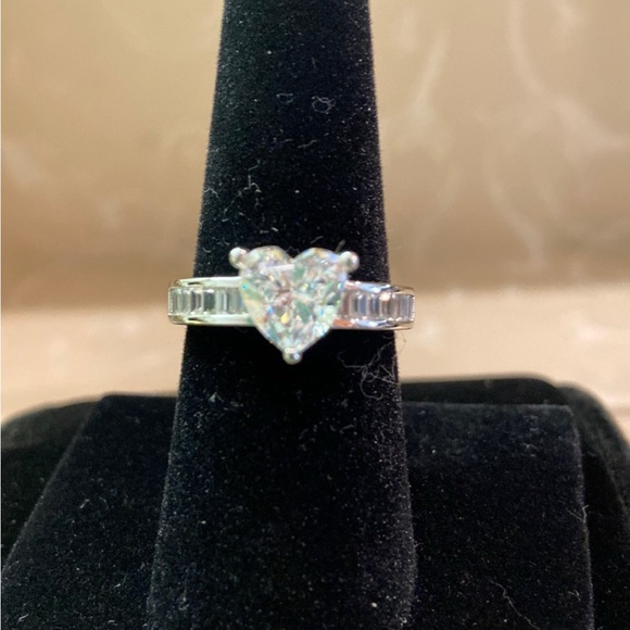 Heart and baguette ring 7 sterling - Picture 4 of 5